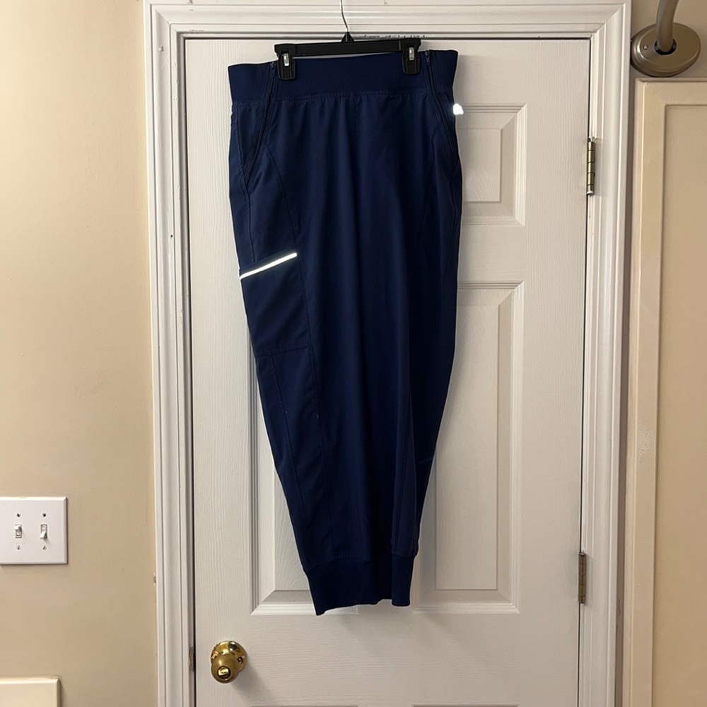Cherokee Infinity jogger scrub pants size medium